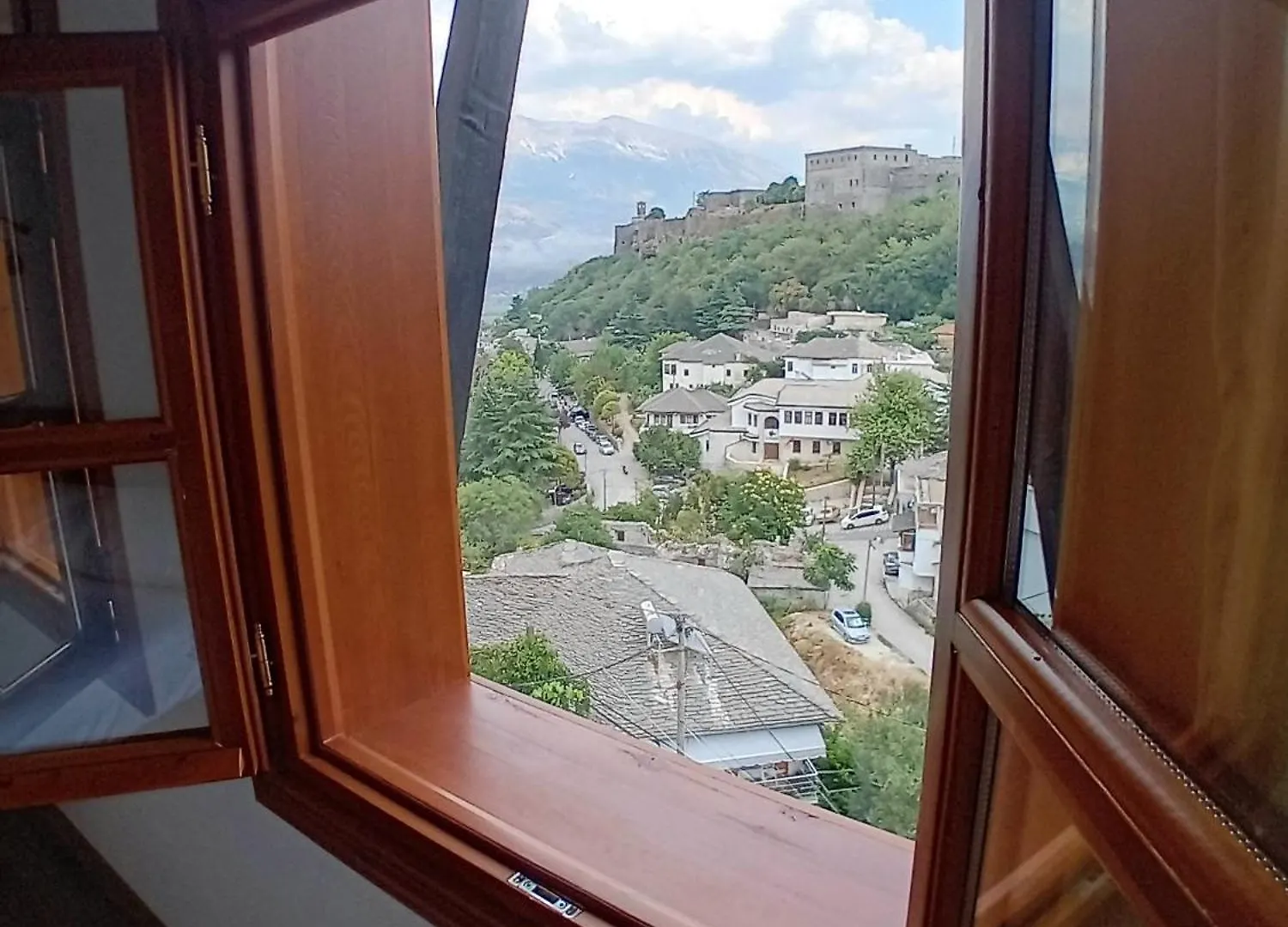 House H Cela Gjirokaster Guest house